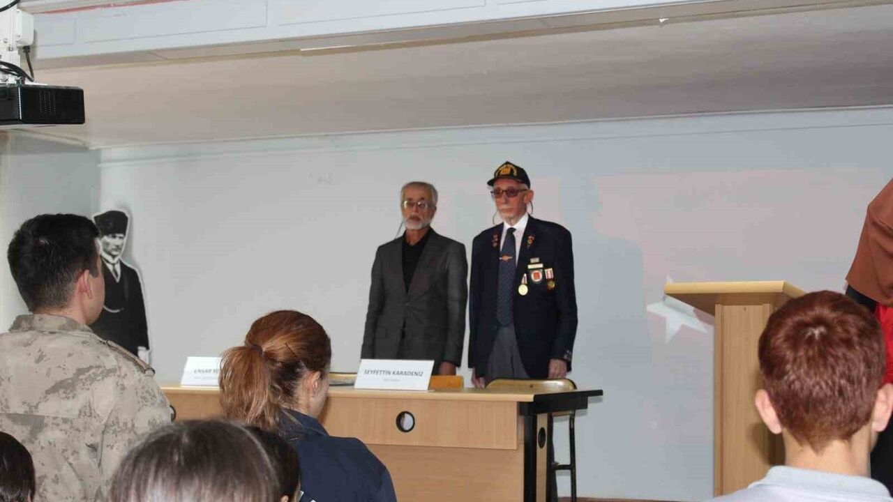 Bayburt’ta 'Vatan ve Kahraman Buluşmaları' sürüyor: Gaziler ve şehit yakınları öğrencilerle buluştu