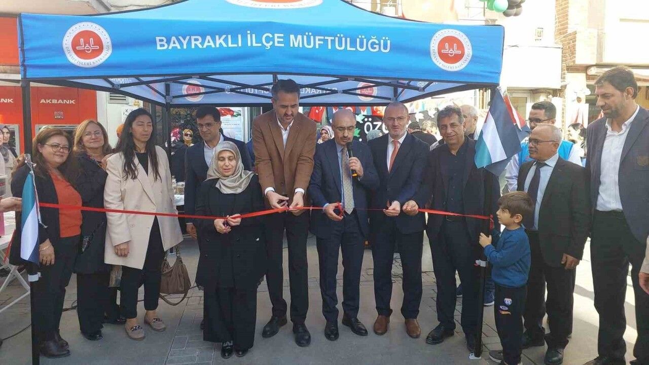 Bayraklı Müftülüğü 5 Noktada Gazze İçin Yardım Etkinliği Düzenledi