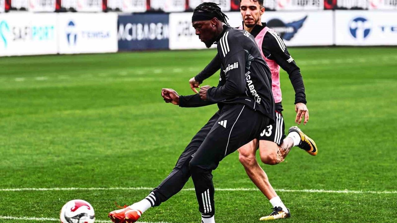 Beşiktaş, Antalyaspor maçı hazırlıklarını üç eksikle sürdürdü
