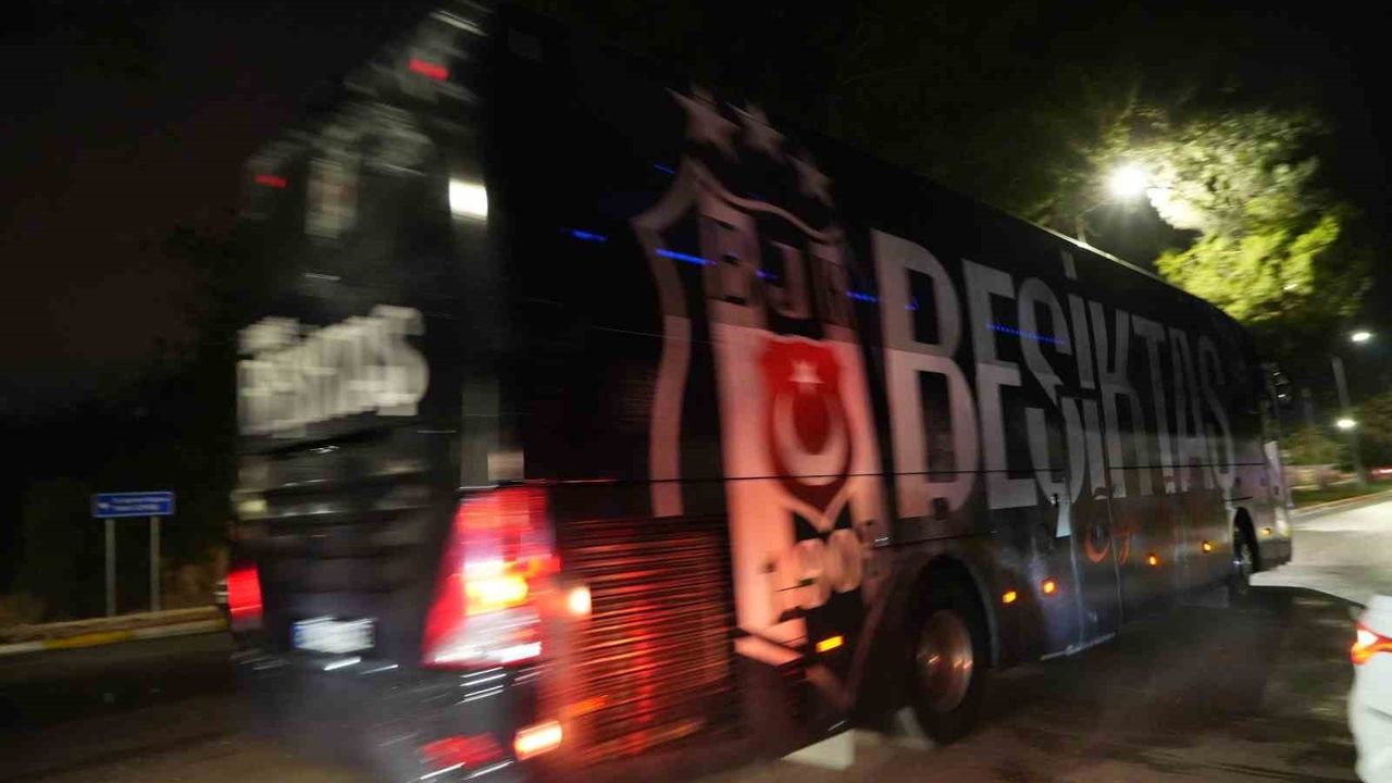 Beşiktaş kafilesi Antalya'ya ulaştı — Antalyaspor maçı öncesi eksikler dikkat çekiyor