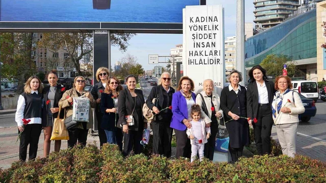 Beşiktaş’ta Dünden Bugüne Kadına Yönelik Şiddetle Mücadele Paneli Düzenlendi