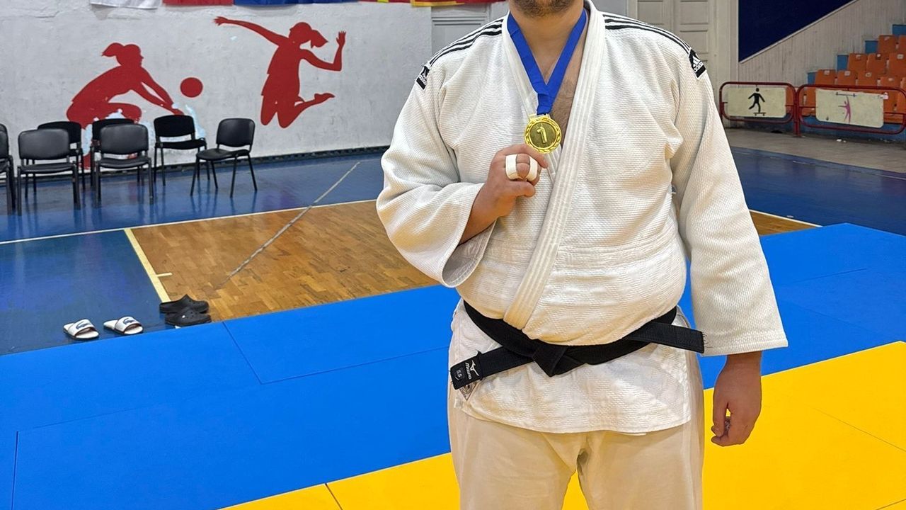 BEUN öğrencisi Berat Hıdır, U23 Balkan Judo Şampiyonası'nda altın madalya kazandı