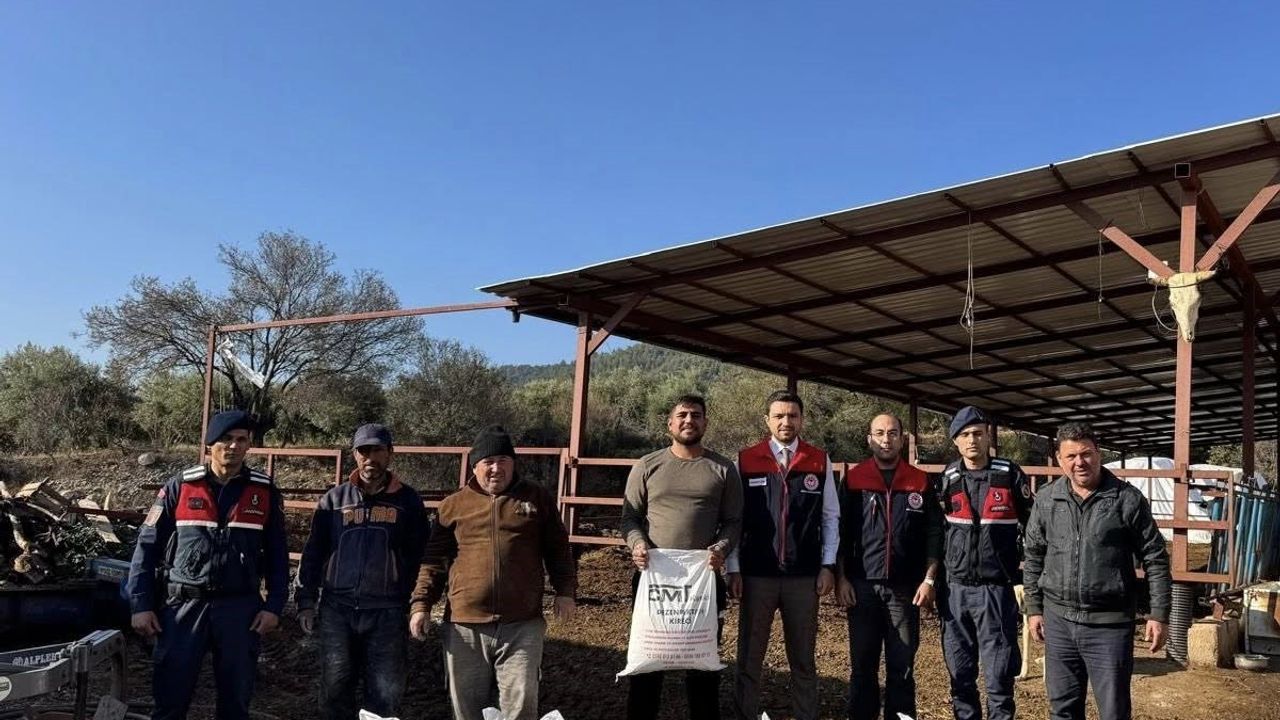Beyağaç Belediyesi'nden üreticilere şap hastalığına karşı kireç desteği