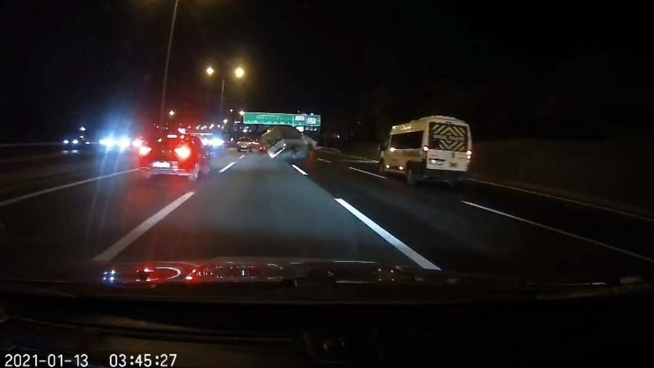 Beykoz Kavacık’ta makas atan araç kontrolü kaybedince takla attı — Kaza anı araç kamerasında