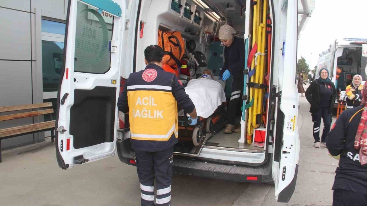 Beyşehir'de dana tepti: Besici Abdullah Ö. yaralandı