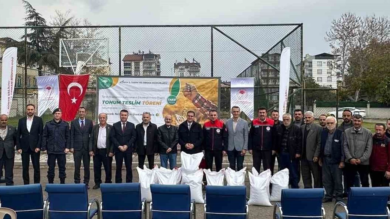 Beyşehir’de üreticilere 40 bin kilogram kırmızı mercimek tohumu dağıtıldı