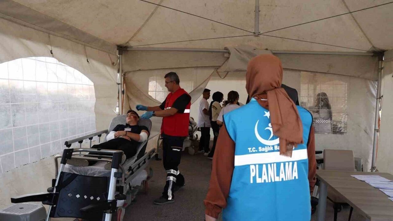 Beyşehir Devlet Hastanesi'nde 2025 HAP Kapsamında "Dış Toplu Yaralanma" Tatbikatı Gerçekleştirildi