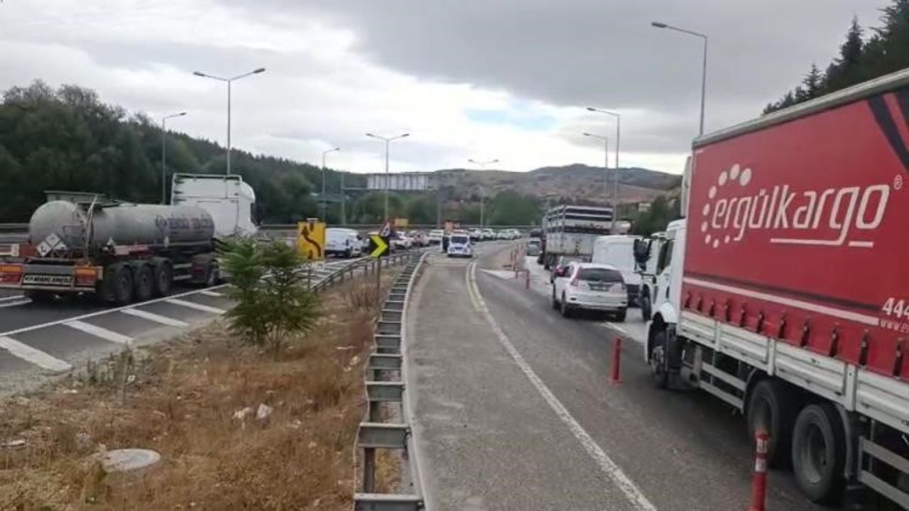 Bilecik-Eskişehir kara yolunda Bozüyük Çevreyolu'nda tek şerit uygulaması