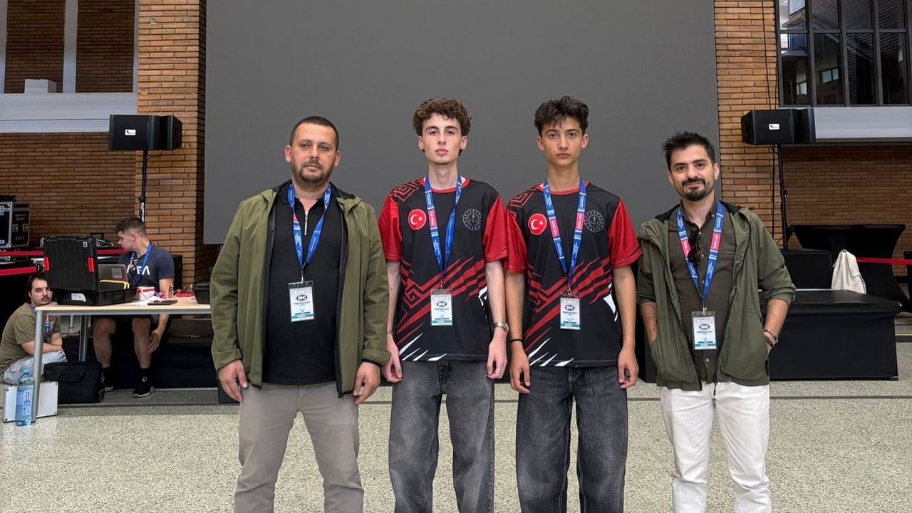 Bilecik’li öğrenciler ROBOCHALLENGE-25’te uluslararası başarı: Dünya üçüncülüğü ve ilk 16'ya giriş