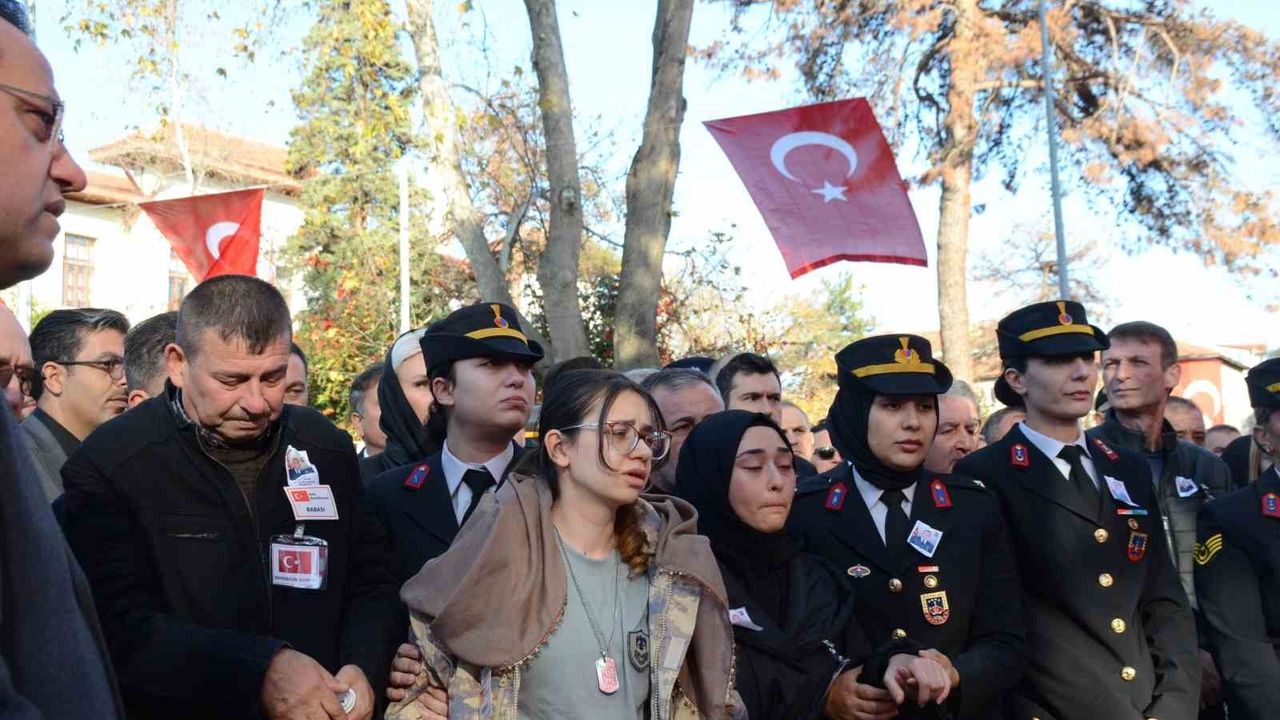 Bilecik, şehidini yaklaşık 15 bin kişiyle uğurladı