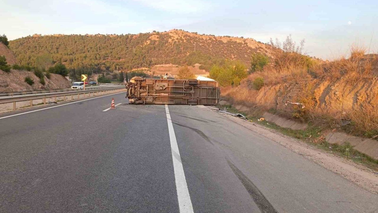 Bilecik'te 4 aracın karıştığı zincirleme kaza: 3 kişi yaralandı
