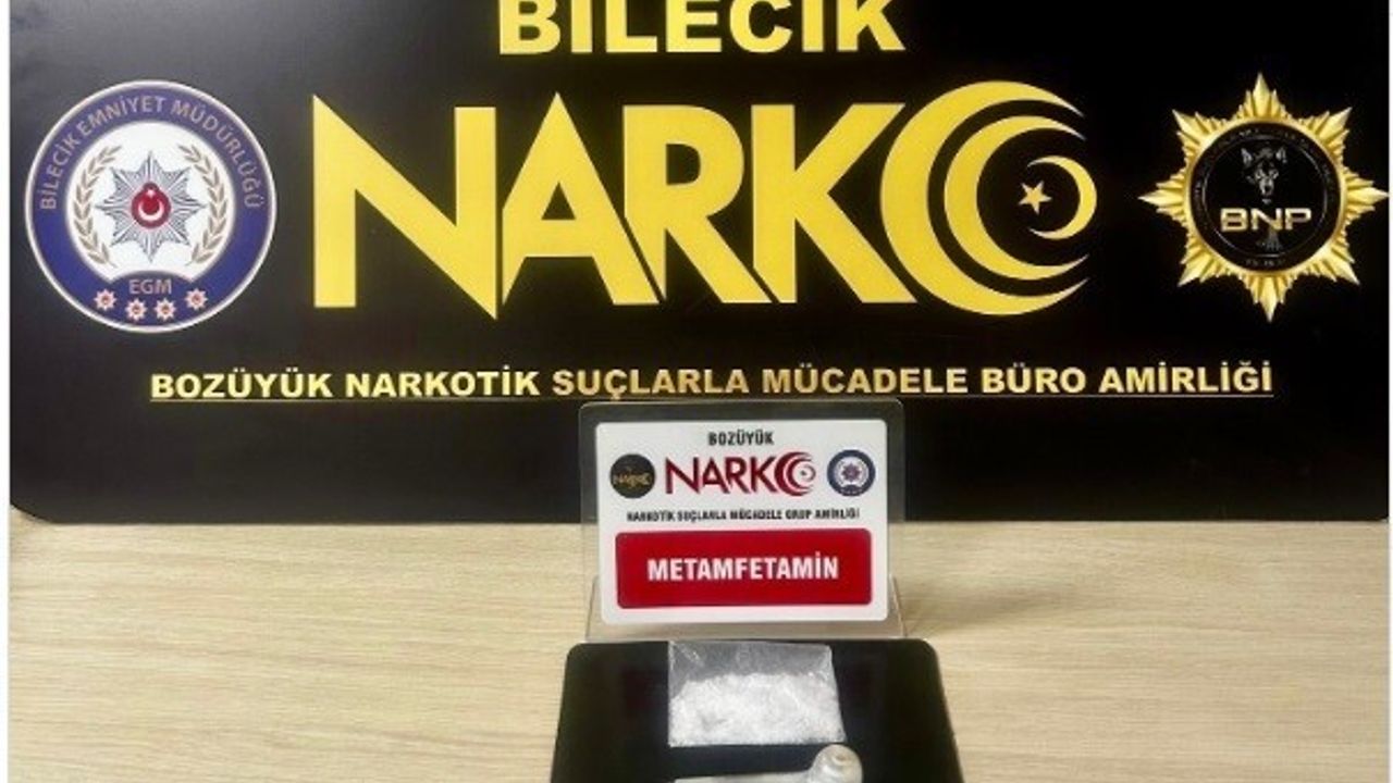 Bilecik’te asayiş uygulamasında bir kişiden metamfetamin ve bong aparatı ele geçirildi