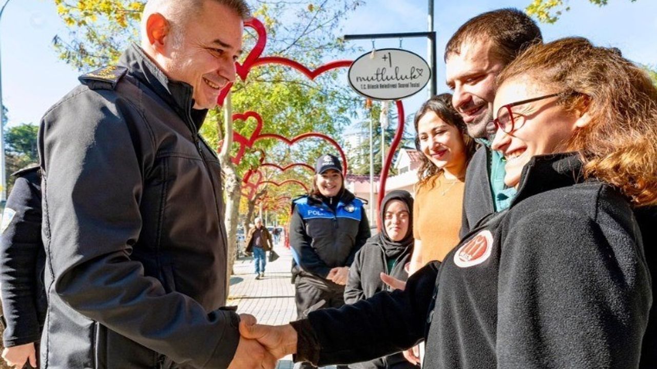 Bilecik'te İl Emniyet Müdürü ve Polisler Özel İhtiyaçlı Bireylerle Buluştu