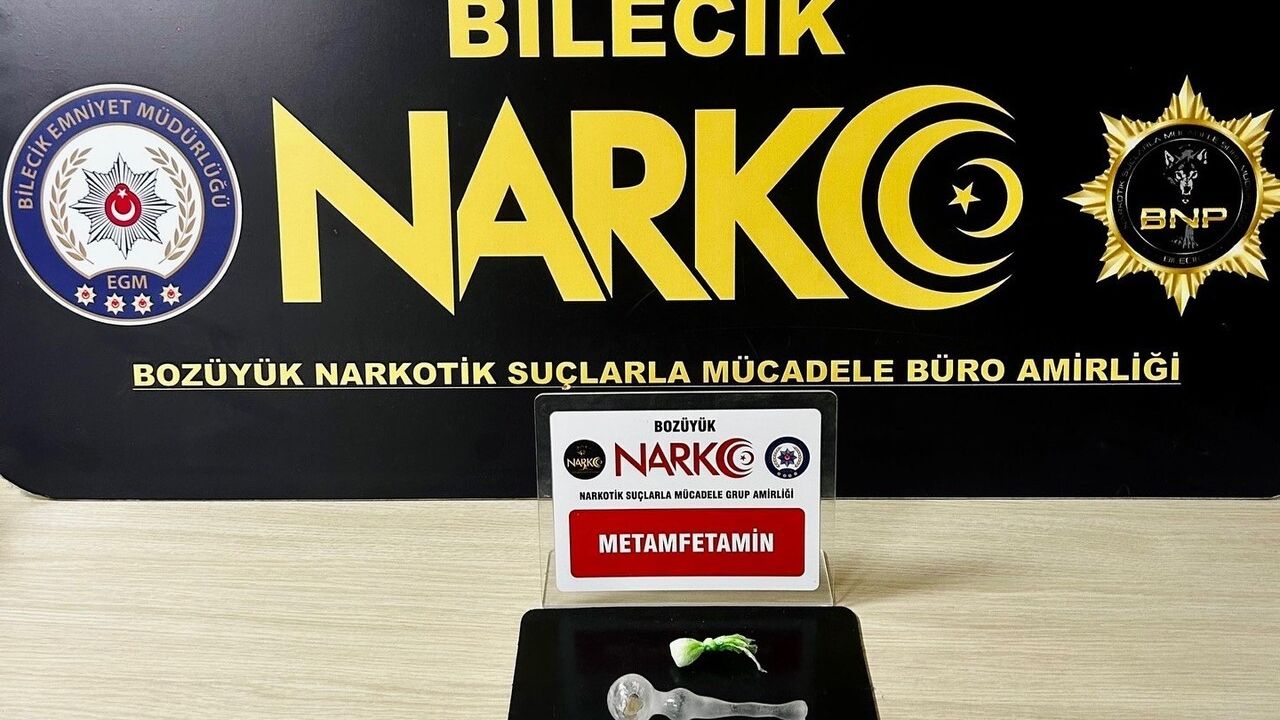 Bilecik'te Narkotik Operasyonu: Metamfetamin ve Bong Ele Geçirildi, 1 Şüpheli Gözaltında