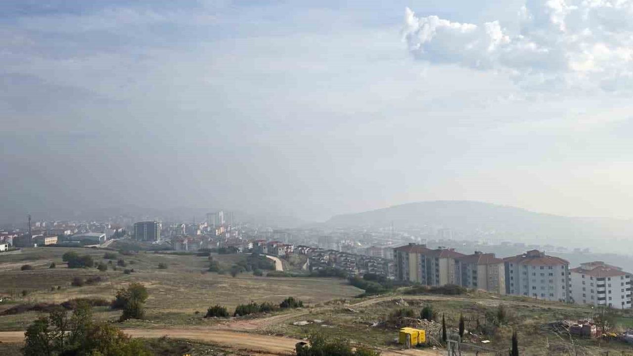 Bilecik'te sabah sisleri kenti beyaz örtüyle kapladı