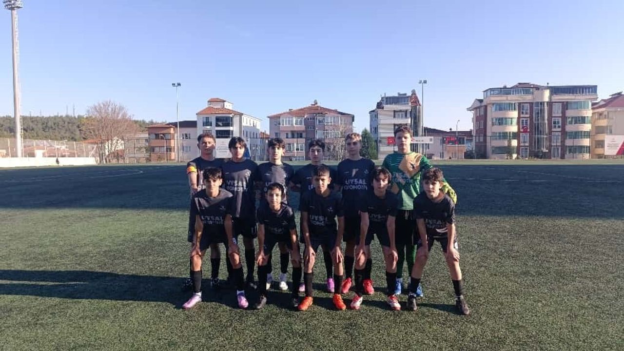 Bilecik U14 Gençler Ligi: Bilecik Futbol Akademispor Osmanelispor'u 4-1 Yendi, Vitraspor Liderliğini Sürdürdü