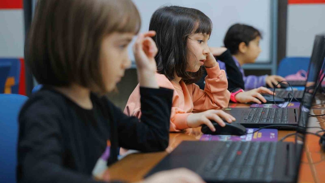 Bilim Samsun ve Keşif Kampüsü'nde Ara Tatilde Bilim ve Teknoloji Atölyeleri