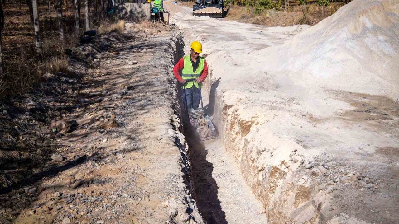 Bindal Mahallesi'nde 38 Yıllık İçme Suyu Şebekesi Yenileniyor