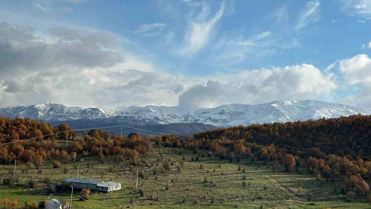 Bingöl’de Karla Kaplı Zirveler ile Sonbahar Renkleri Bir Arada