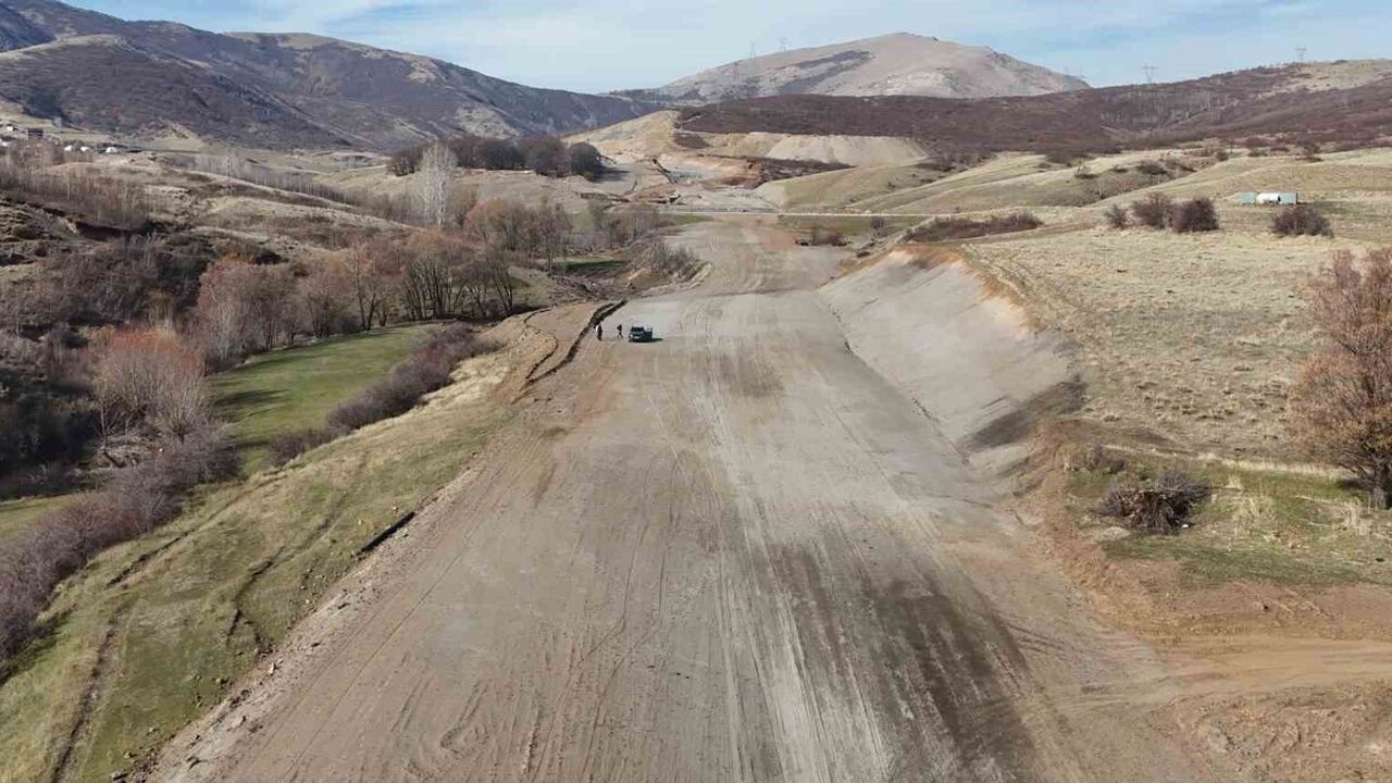 Bitlis-Tatvan ile Tatvan-Van çevre yolu ve tünel projelerinde çalışmalar hız kazandı