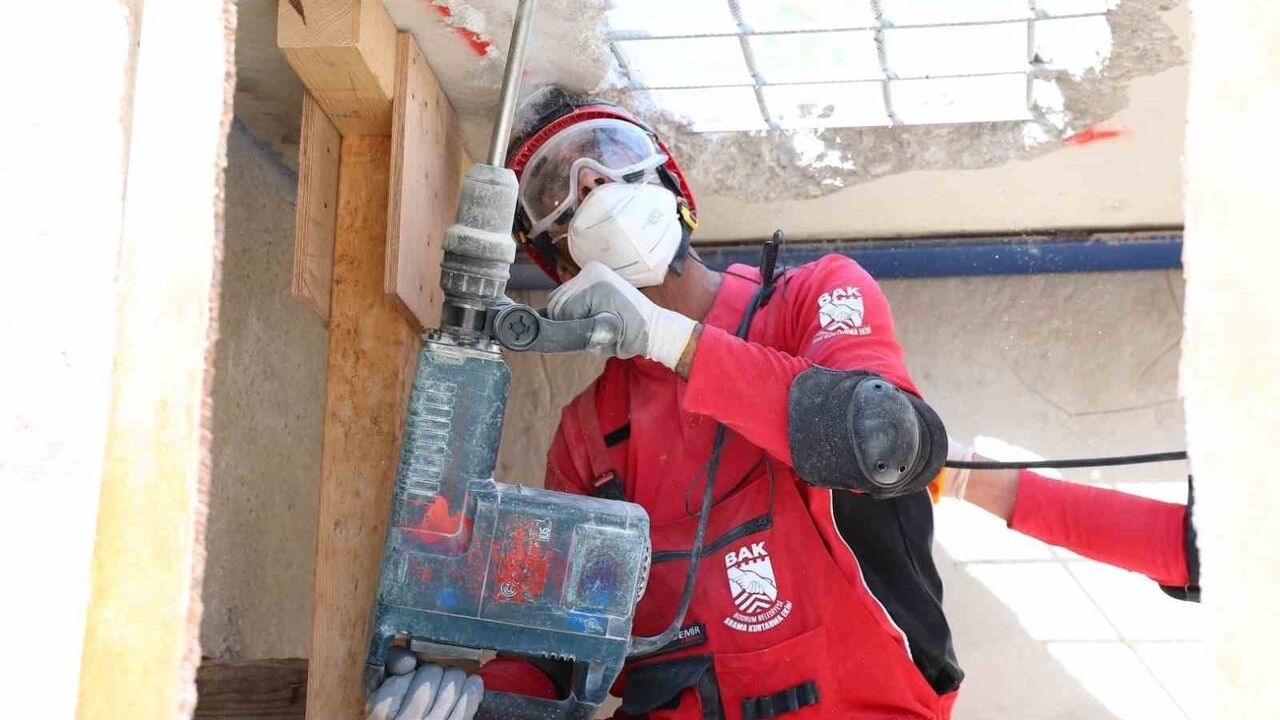 Bodrum Belediyesi Hafif Arama Kurtarma Ekibi AFAD Akreditasyonunu Başarıyla Tamamladı