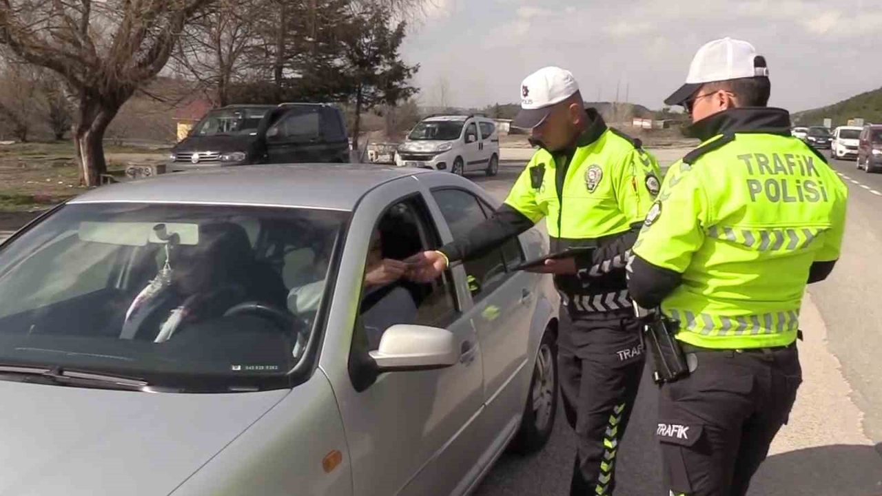 Bolu D-100'de Ara Tatil Dönüşü: Radar ve Teknolojik Denetimler Yoğunlaştı