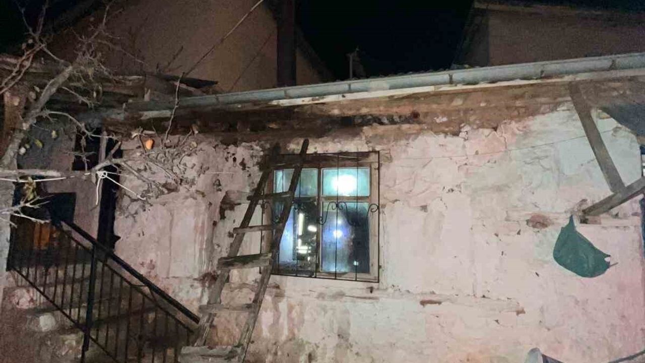 Bozkır'da baca temizliği sırasında çıkan yangın söndürüldü