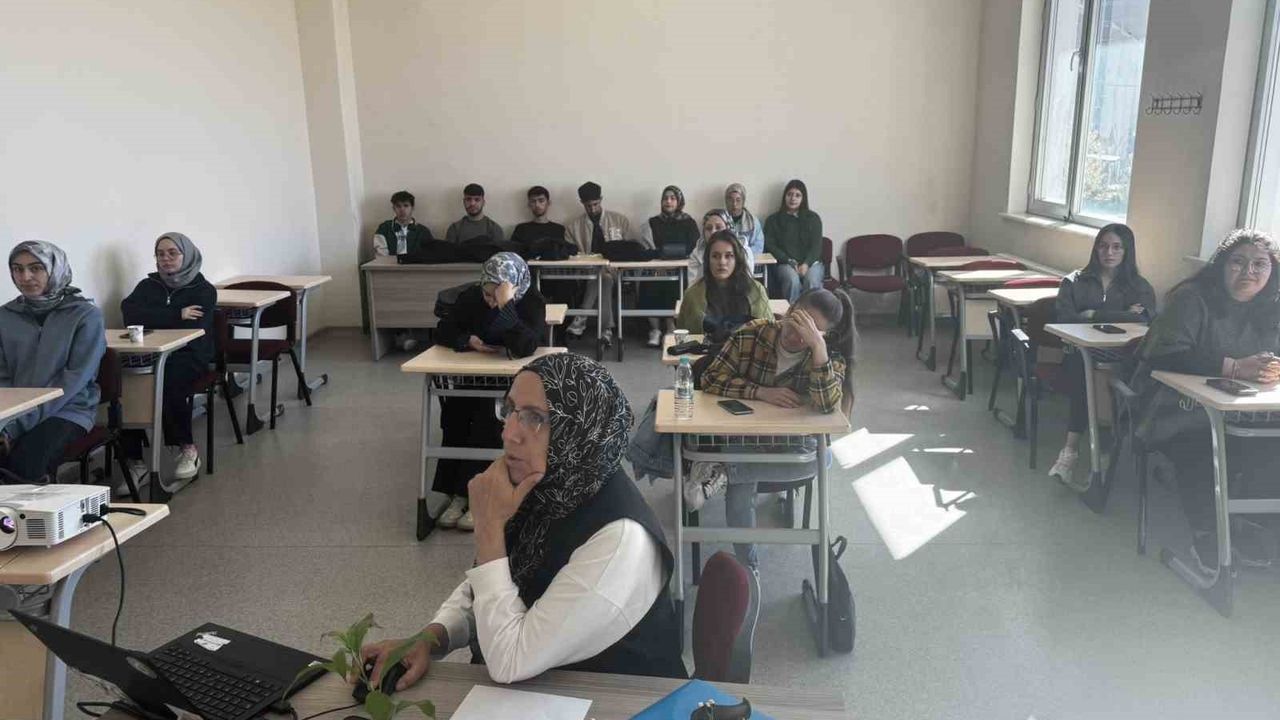 Bozkır İlçe Gençlik Merkezi öğrencilerin sosyal ve kişisel gelişimini destekliyor