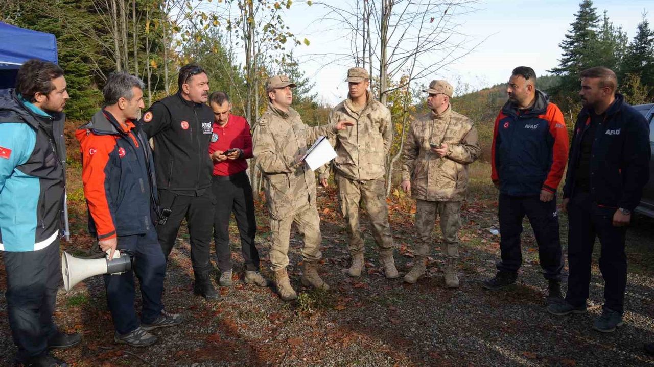 Bozkurt'ta kaybolan anne ve 5 yaşındaki oğlu için arama çalışmaları 5. günde yoğunlaşıyor