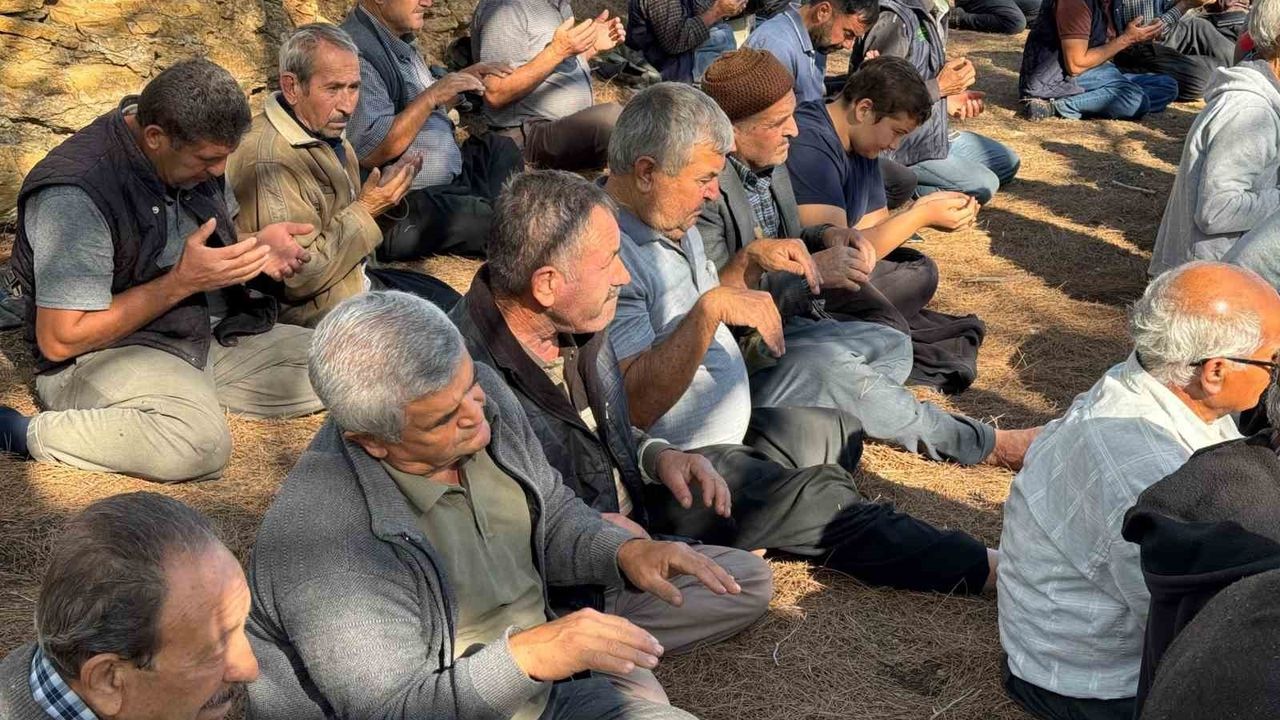 Bozyazı’da Asırlık Yağmur Duası Geleneği Dede Beleni’nde Yaşatıldı