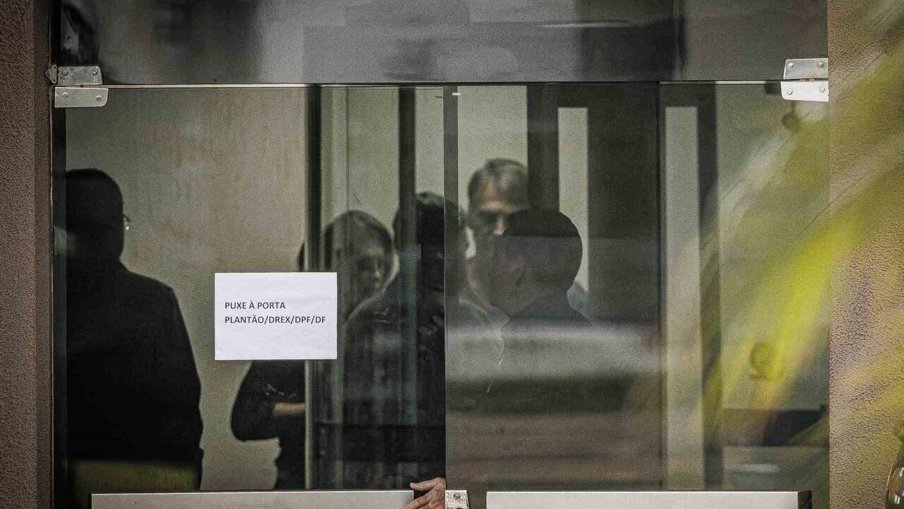 Brezilya Yüksek Mahkemesi Bolsonaro’nun 27 yıl 3 ay hapis cezasını kesinleştirdi