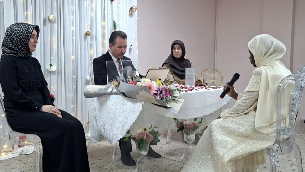 BŞEÜ Tıp Fakültesi Öğrencisi Asma Yousif, Eğitimini Dondurup 8 Ayda Hafız Oldu