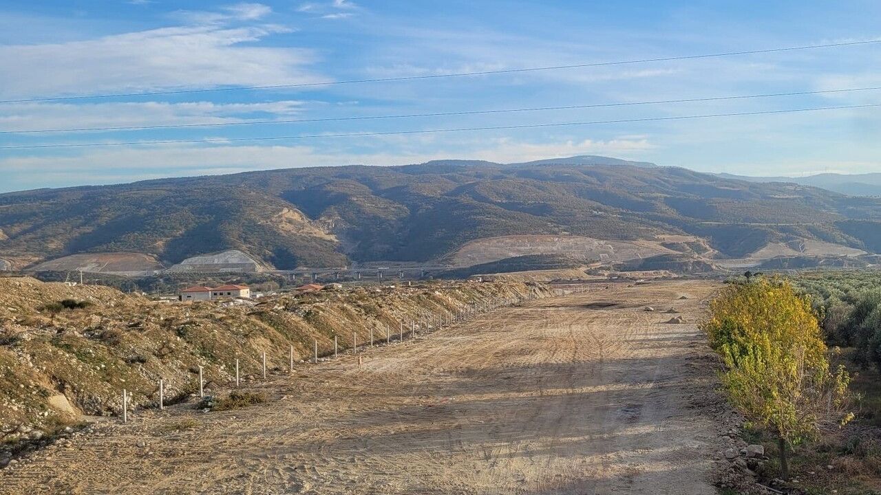 Buharkent’te 2. Etap İlek Bahçesi için toprak analizi yapıldı