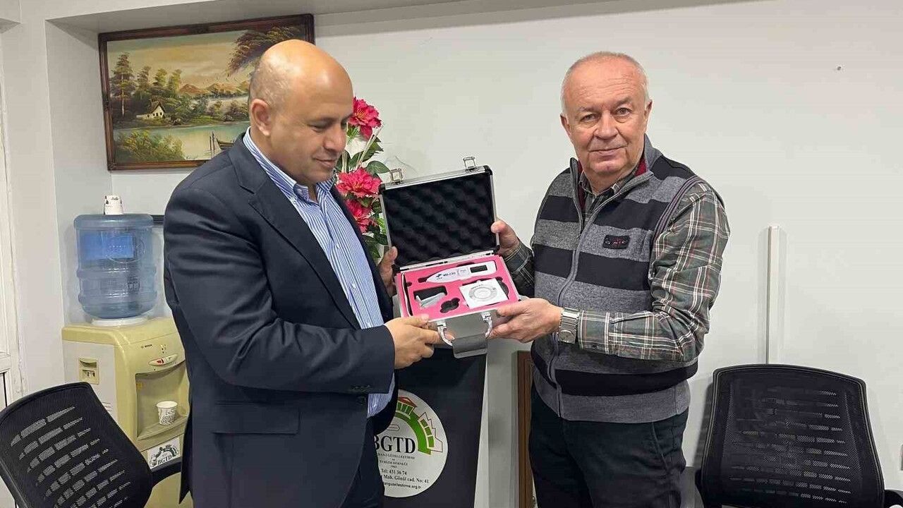 Buldan Derneği, Göğüs Hastalıkları Hastanesine Sarılık Tespit Cihazı Bağışladı