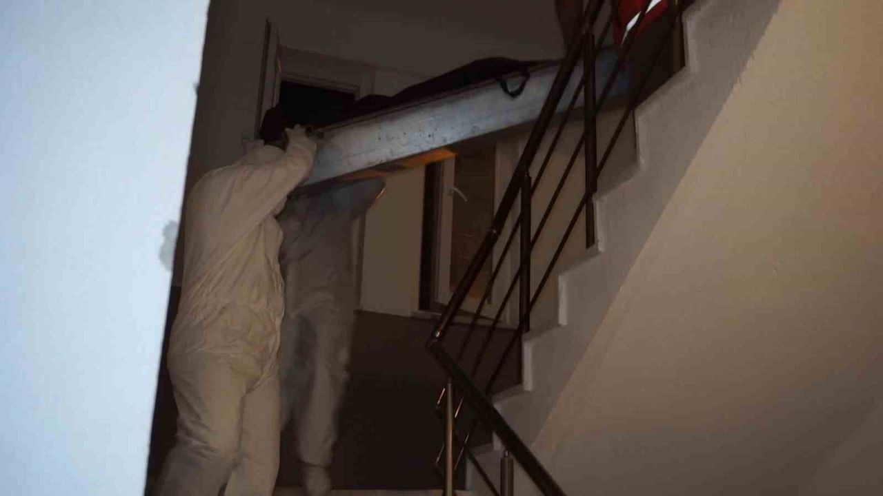 Burdur Gölhisar’da 1 aydır haber alınamayan 45 yaşındaki kadın evinde ölü bulundu