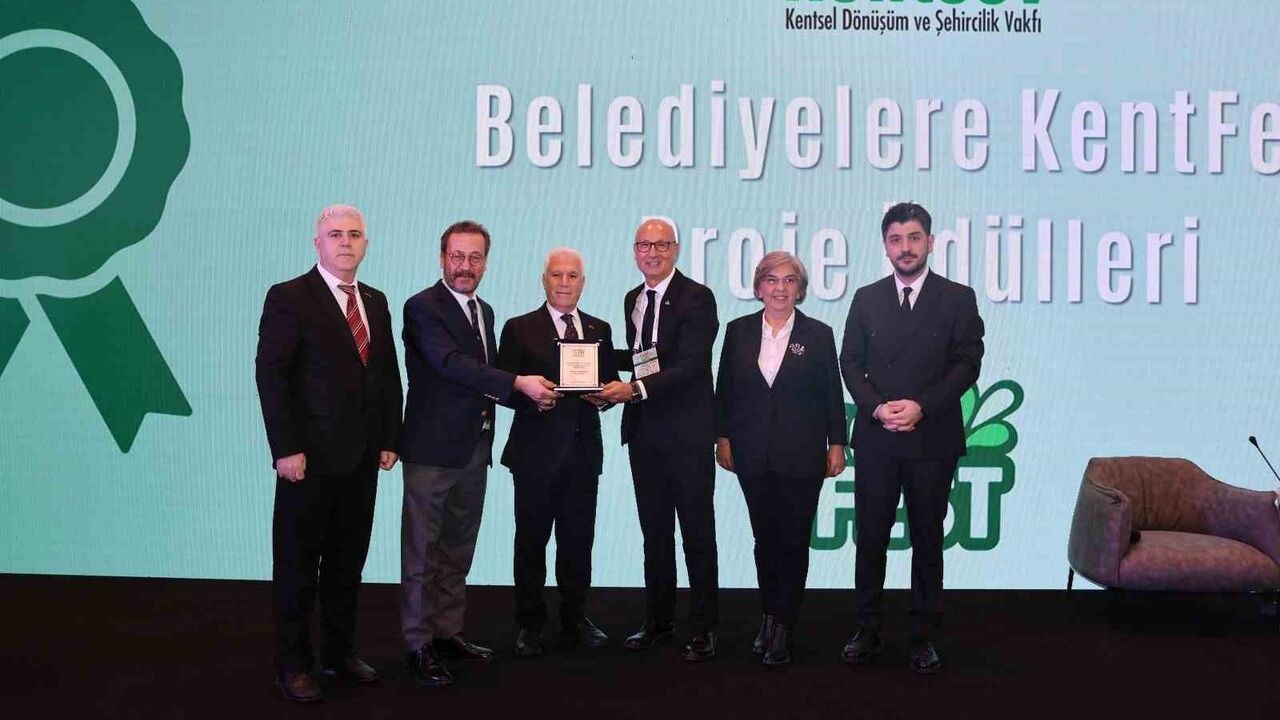 Bursa Büyükşehir Belediyesi 'Entegre Çevre Haritaları' projesiyle Akıllı Şehir ödülü aldı