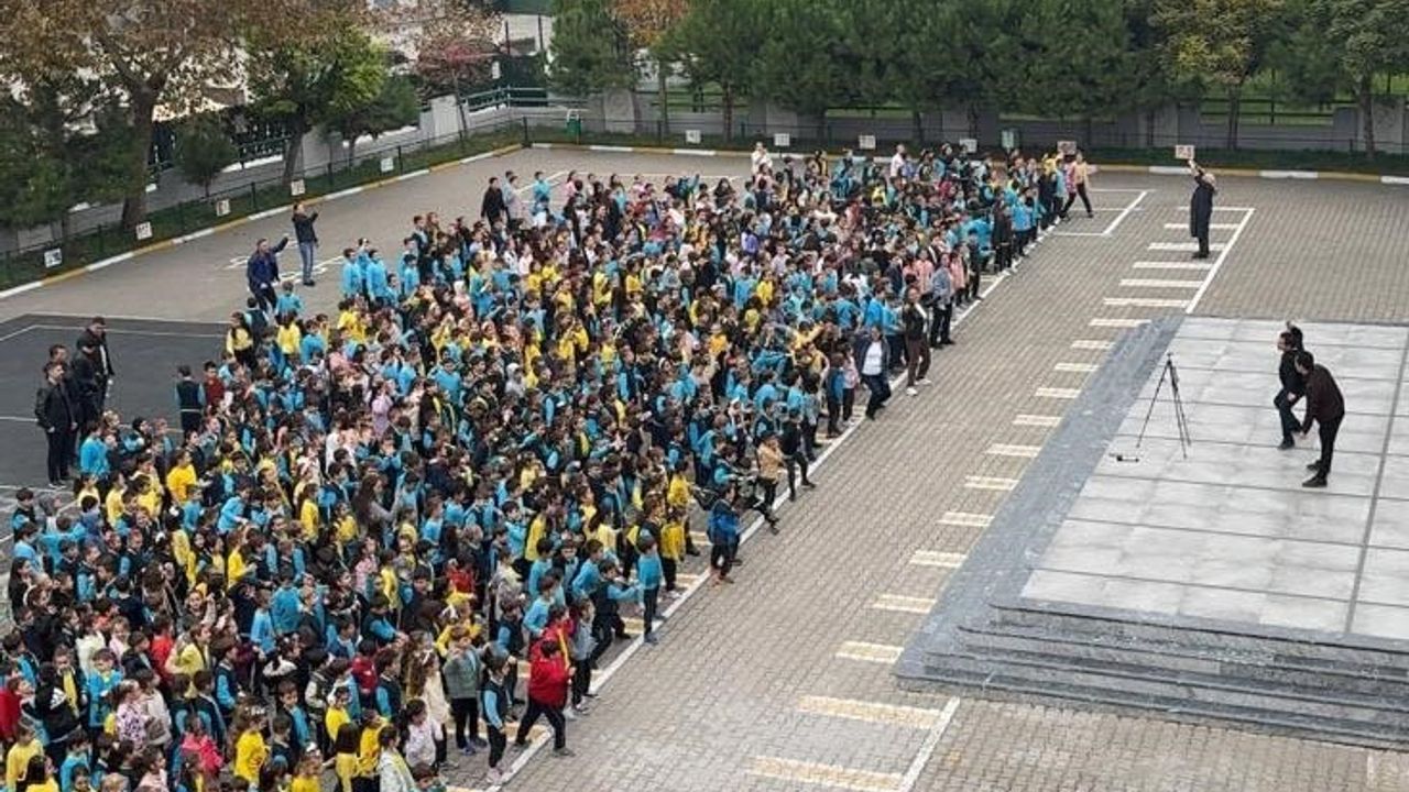Bursa'da 1200 Öğrenci HOBA Projesi Kapsamında Sabah Sporunda Buluştu