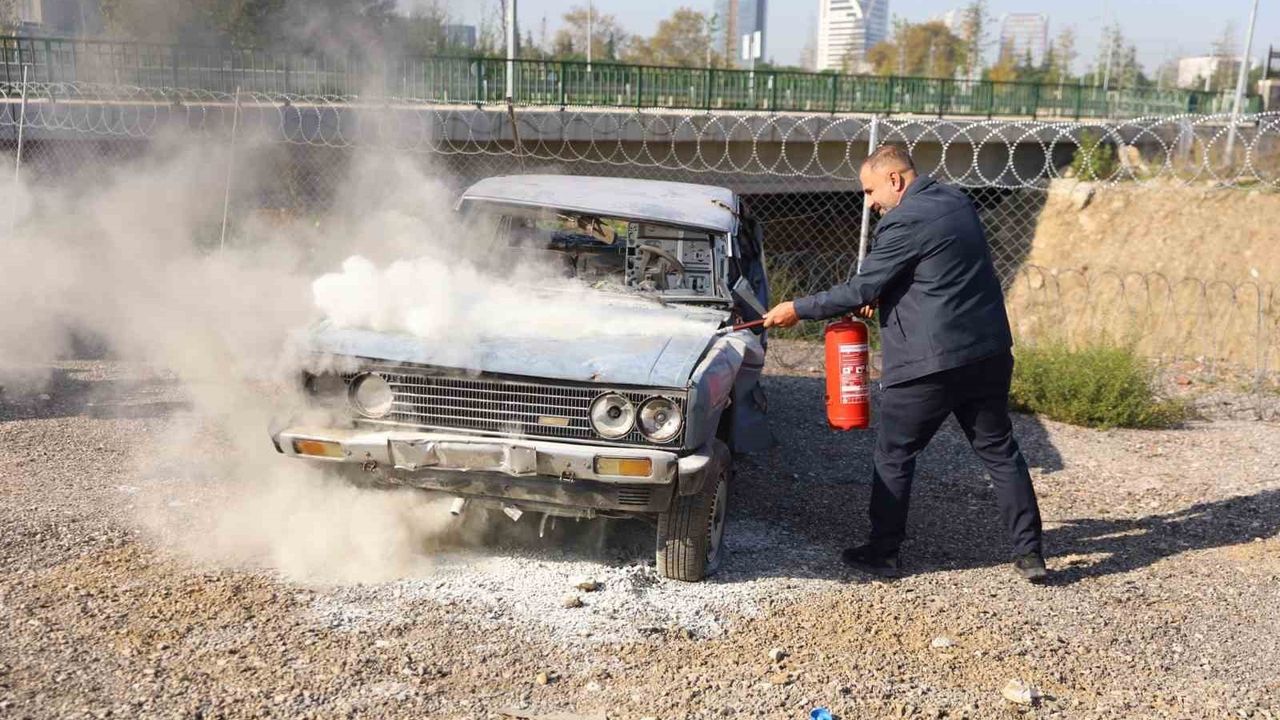 Bursa'da 964 otobüs şoförüne araç yangını müdahale eğitimi