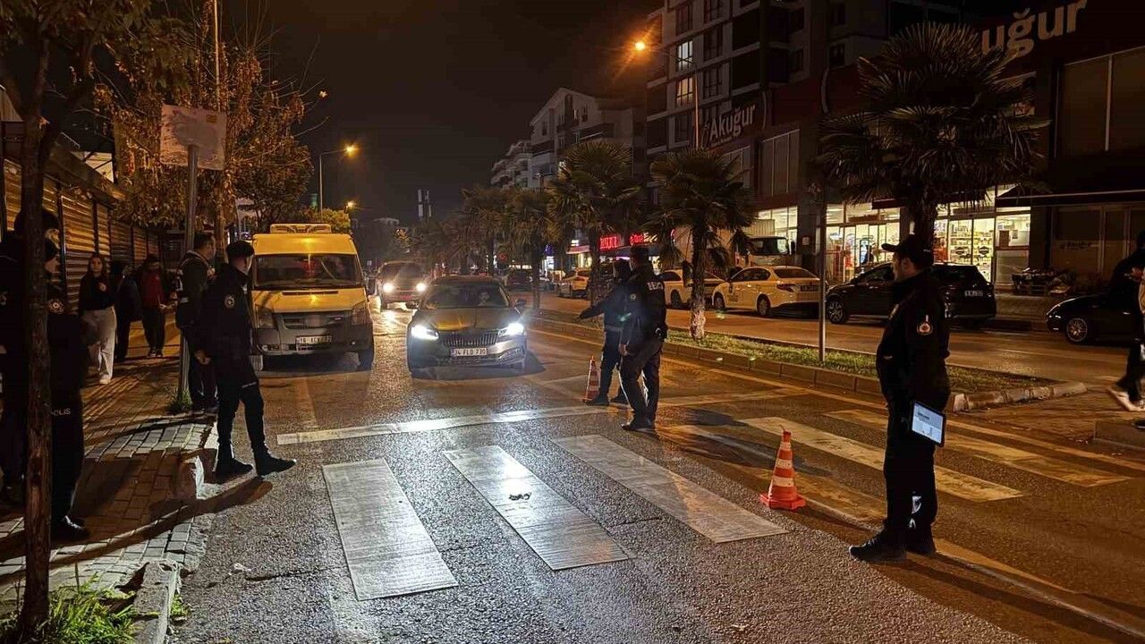 Bursa’da geniş asayiş uygulaması: 10 aranan şahıs yakalandı