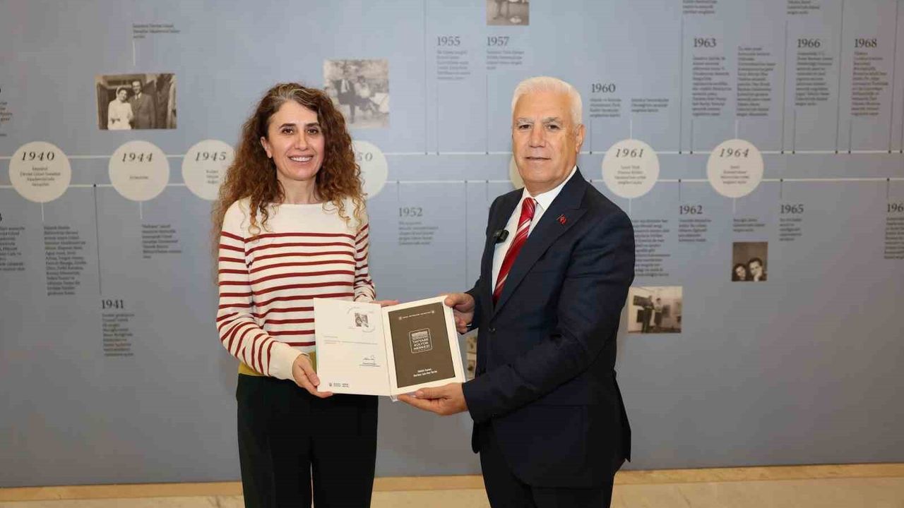 Bursa'da 'Gözlerimin Önündesin' sergisi: Nasip ve Nuri İyem eserleri 21 yıl sonra bir arada