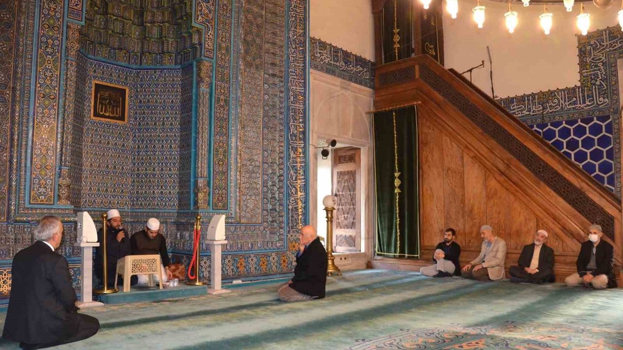 Bursa'da organ bağışçıları için mevlit: Yeşil Cami'de anma ve lokma ikramı