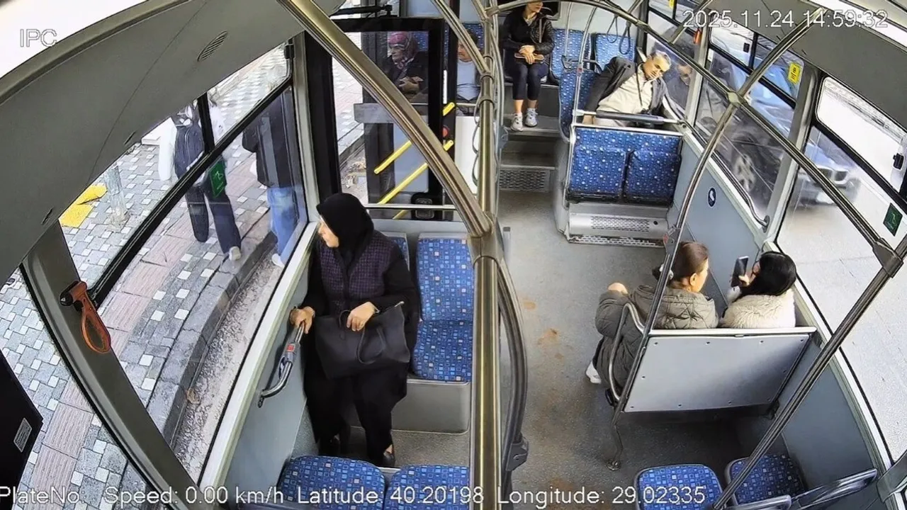 Bursa'da otobüs şoförü güzergah dışına çıkararak fenalaşan yolcuyu hastaneye yetiştirdi