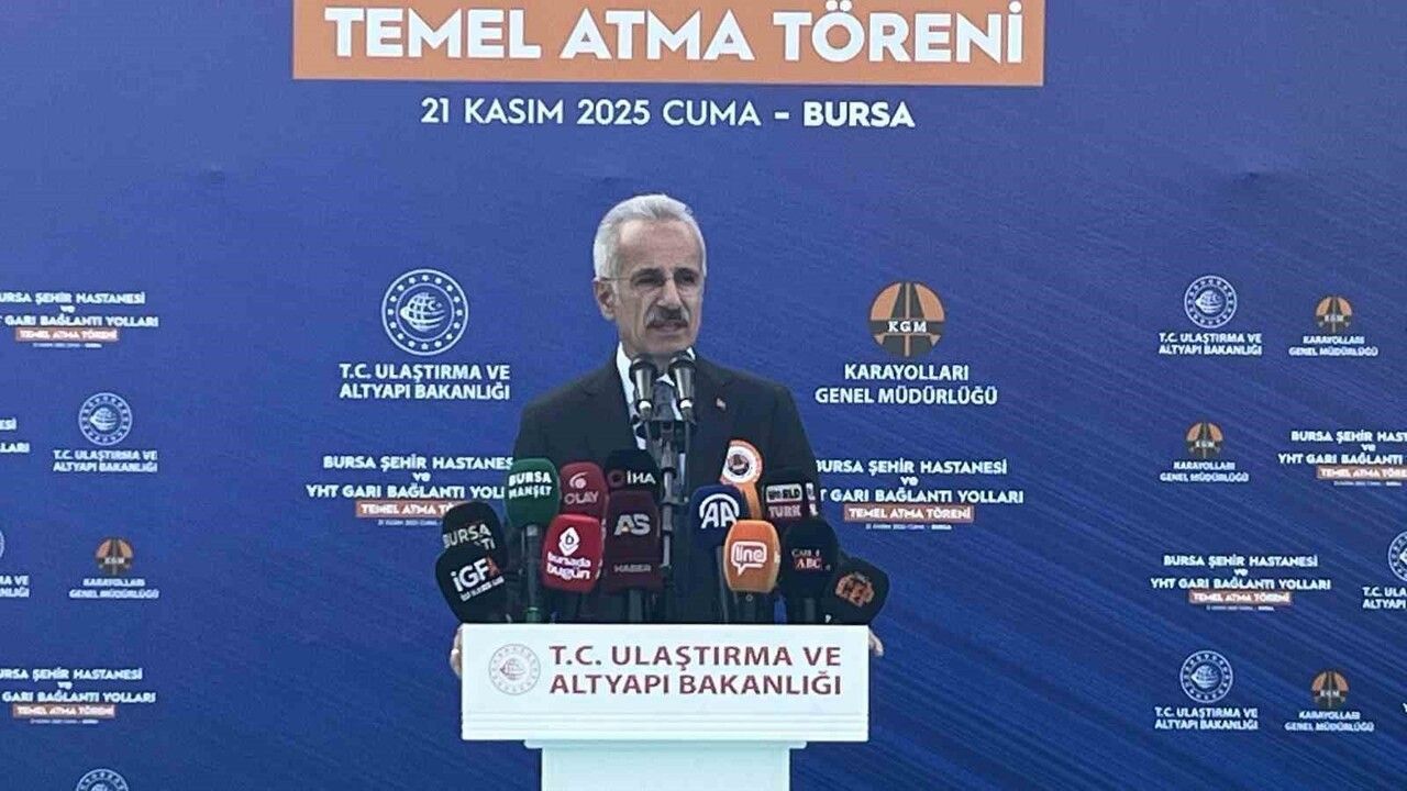 Bursa'da Şehir Hastanesi ile YHT Garı arasındaki 3 km bağlantı yollarının temeli atıldı