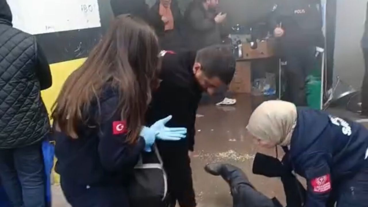 Bursa'da Teleferik Kapalı Pazar Alanında Duman Alarmı: 1 Kişi Etkilendi, İnceleme Başlatıldı