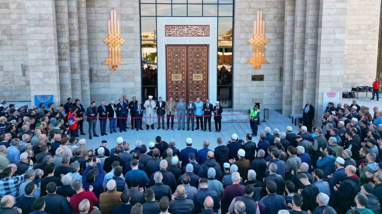 Bursa'da Yeni DOSAB Camii Açıldı: 5 Bin Kişilik, Haziran 2023'te Başlayan İnşa
