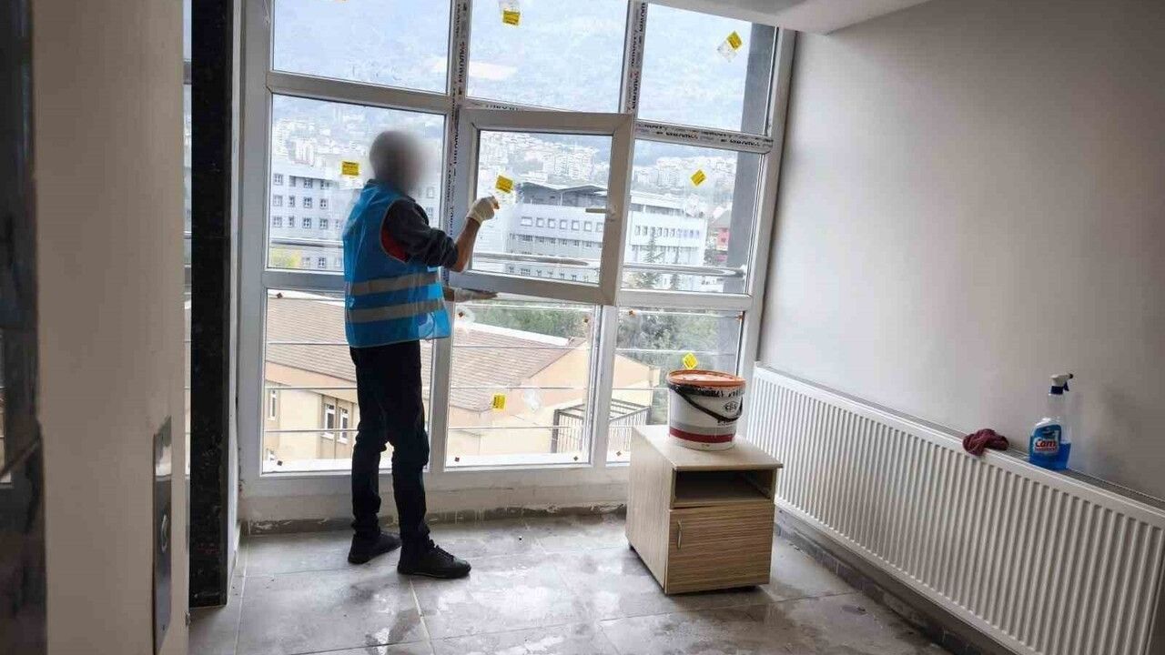 Bursa Denetimli Serbestlik Yükümlüleri Yıldırım Beyazıt KYK Erkek Yurdu’nda Kapsamlı Temizlik ve Taşıma Çalışması Yaptı