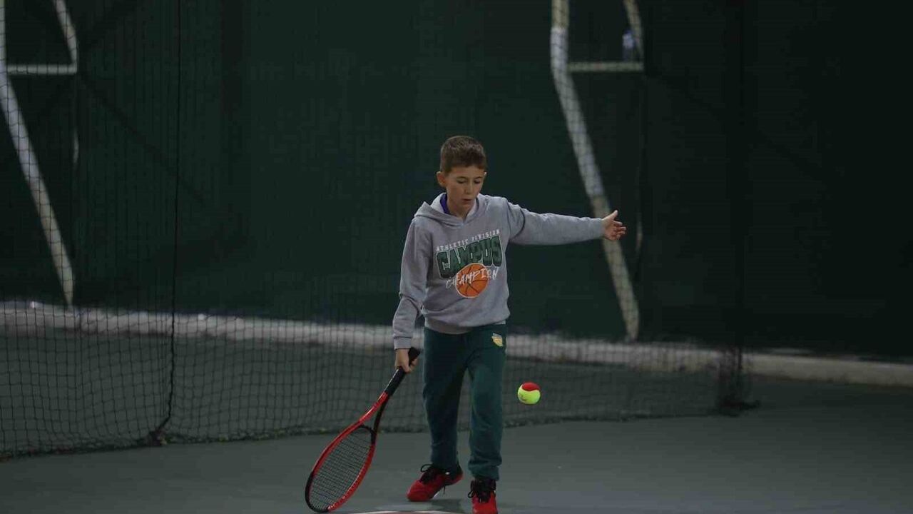 Bursa Kış Spor Okulları'nda ikinci dönem tamamlandı: Çocuklar sertifikalarını aldı