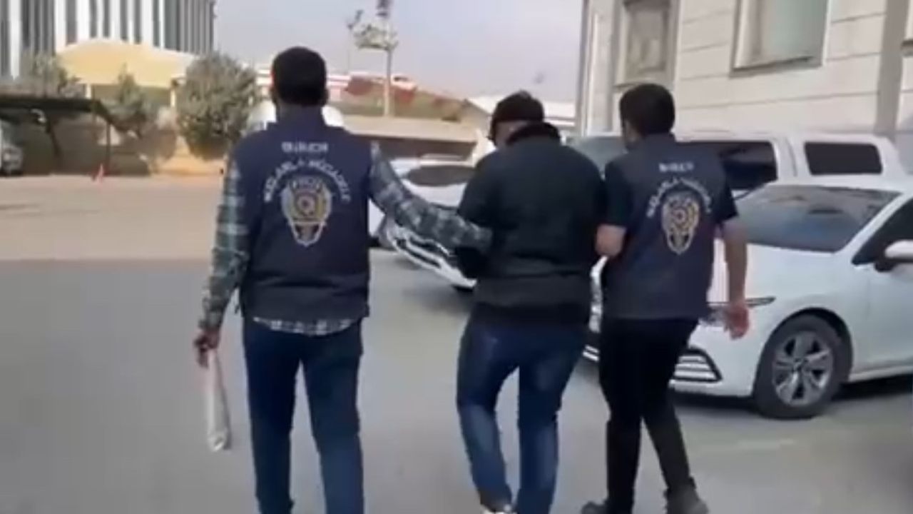 Bursa merkezli şafak operasyonu: 16 ilde bilişim dolandırıcılığı şüphesiyle 40 gözaltı