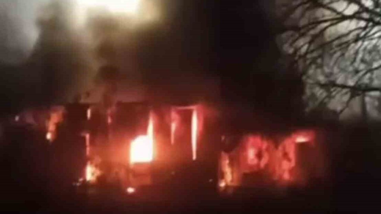 Bursa Nilüfer'de Kayapa OSB'de fabrika yangını, itfaiye müdahalesi sürüyor