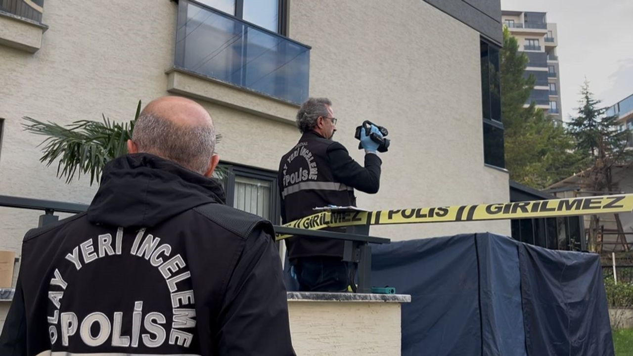 Bursa Nilüfer'de Muhammet Taştan (32) camdan düşerek hayatını kaybetti